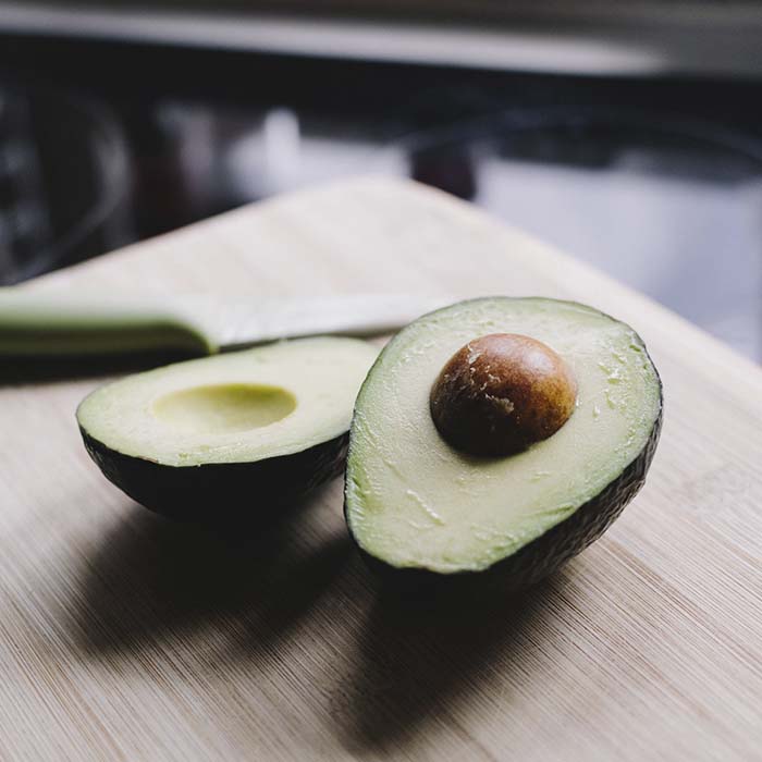 Receta: Salmón al horno con salsa de aguacate y mango